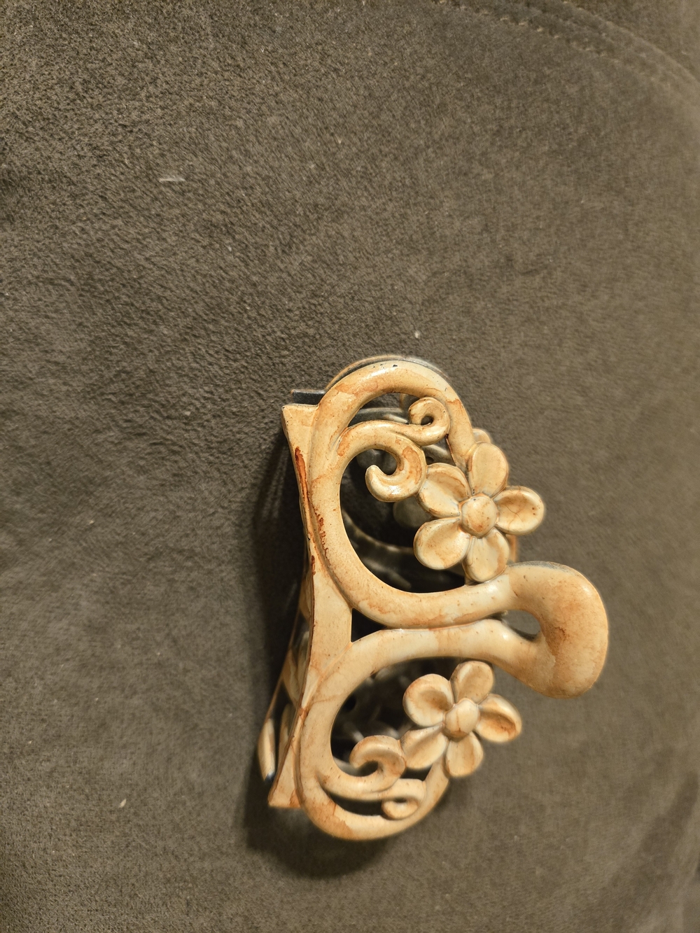 Ornate Cream Floral Hair Clip